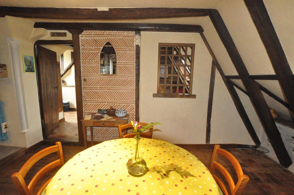 Le Petit Logis De Tinteniac Angers Room photo
