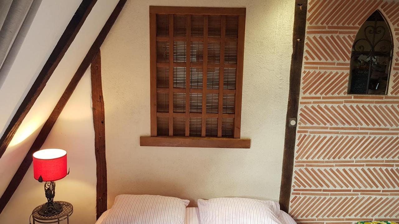Le Petit Logis De Tinteniac Angers Exterior photo